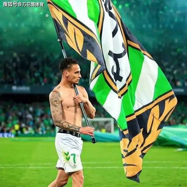 球迷高呼留人！安东尼或无奈离队，曼联愿4折甩卖，贝蒂斯买不起